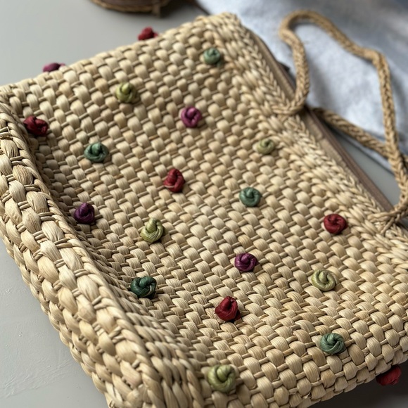 Straw corn husks hand woven tote - Picture 2 of 10